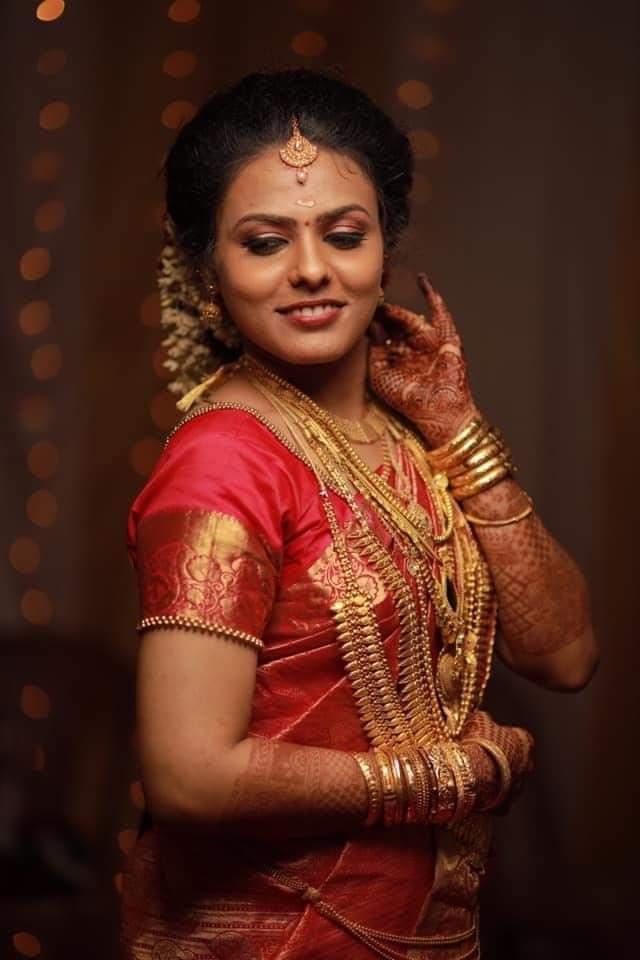 BARSANA BRIDAL STUDIO AND MAKEOVER KOVOOR
